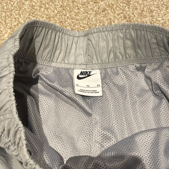 Nike Girls Light Grey Cargo Track Jogger Pants In Size Youth XL - Picture 13 of 15